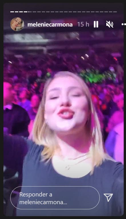 En las imágenes del concierto que Melenie Carmona, su papá y su padrastro compartieron tanto al frente como detrás del escenario no se observó la presencia de Alicia Villarreal.
<br>