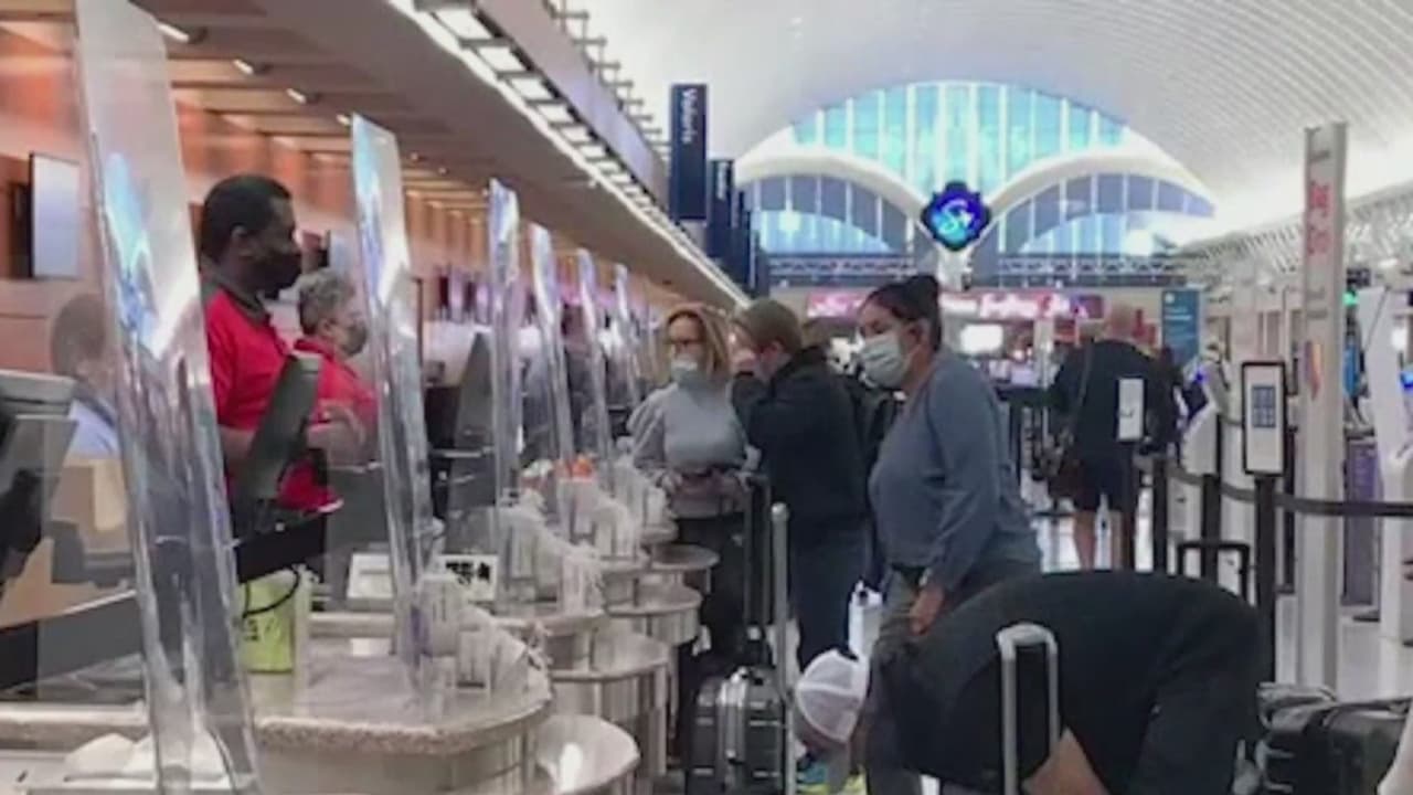 Más de 1,000 dólares, la multa que enfrentarían quienes no usen cubrebocas en el aeropuerto de San Antonio