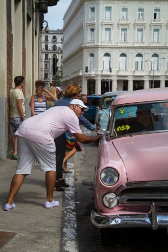 Los boteros lamentan los altos precios que deben pagar para mantener sus vehículos en buen estado.