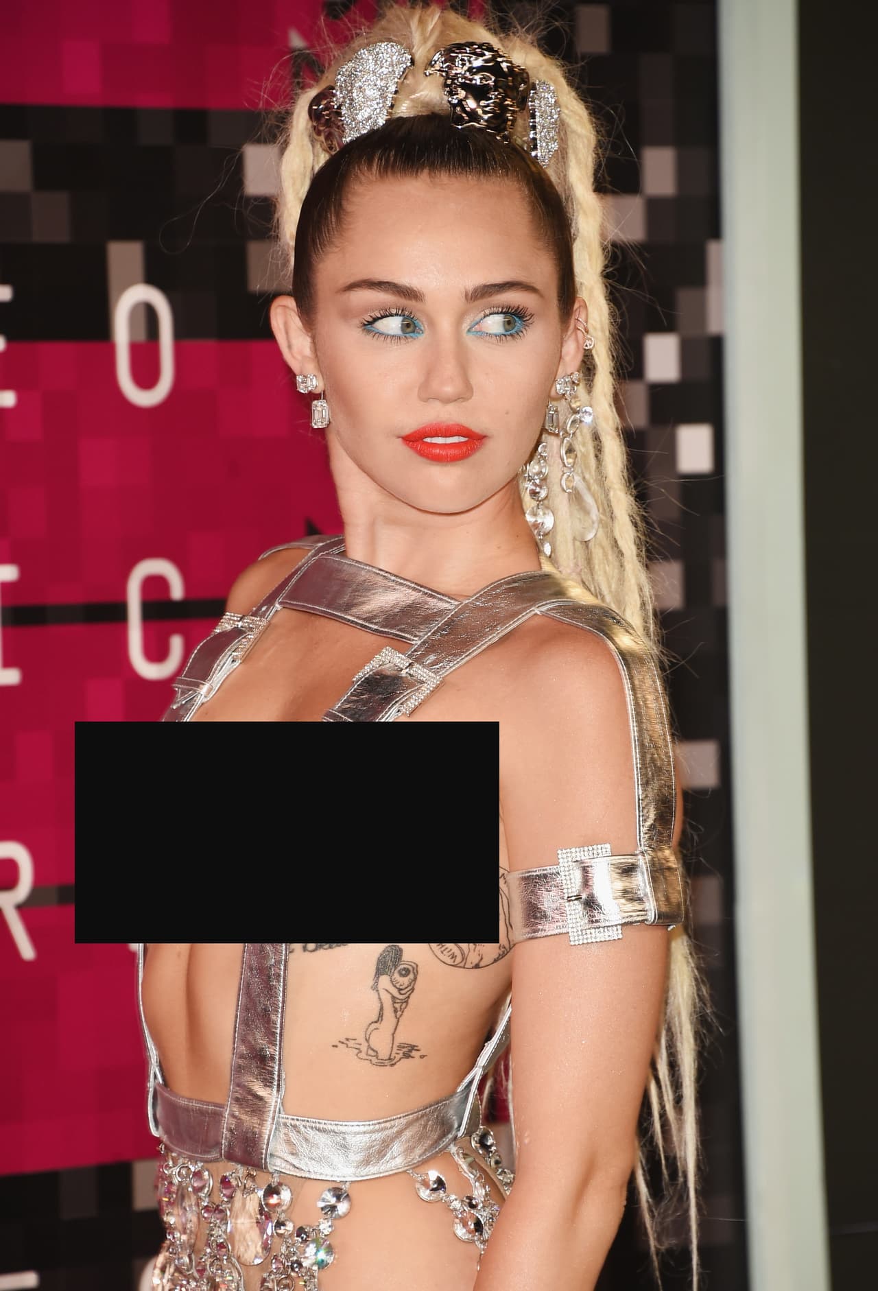 ¿Acaso nadie le dijo que era una entrega de premios y una playa nudista?