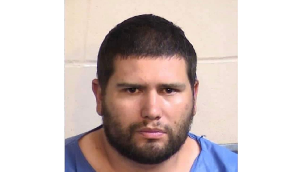 Acusan a hombre del norte de California por asesinar a tres personas y enterrarlas en el patio de su casa