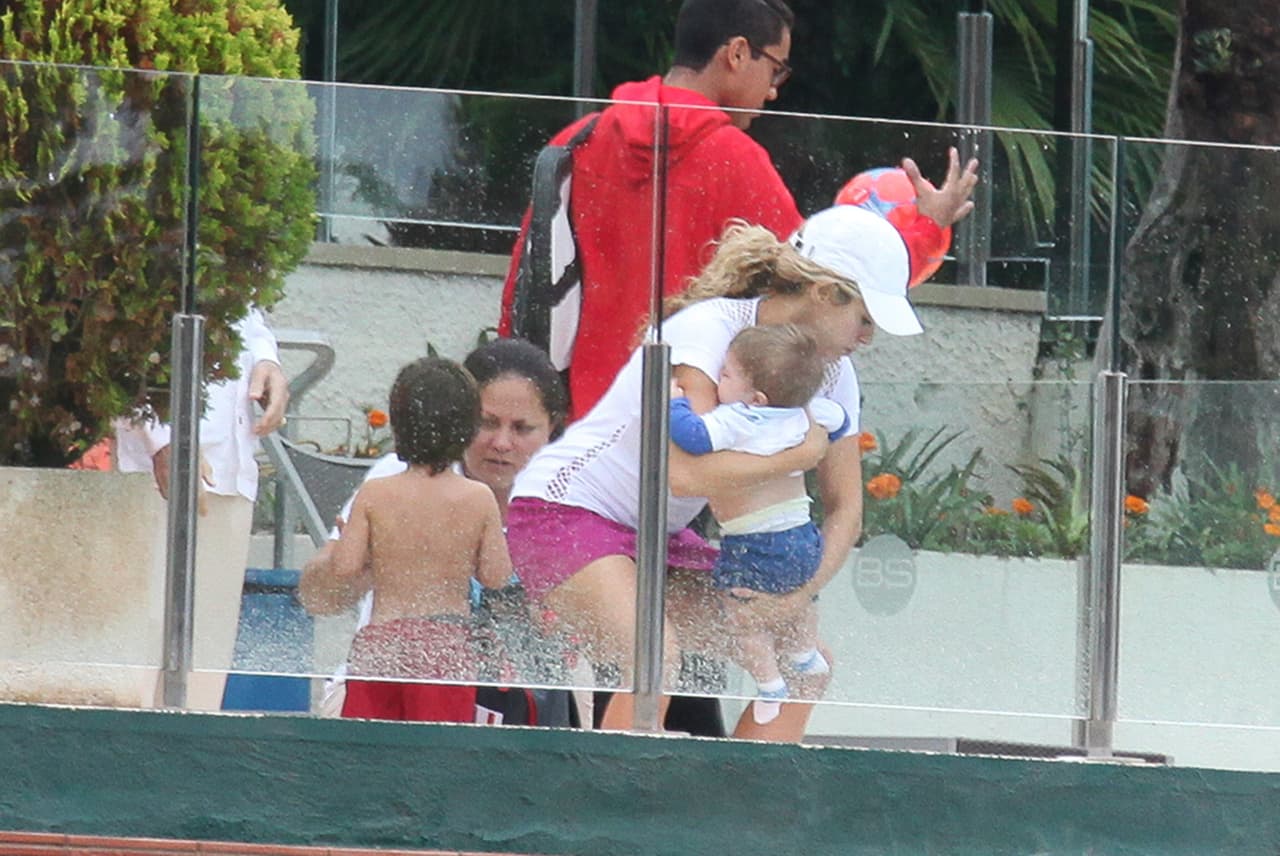 Una nana ayudaba a la cantante con sus hijos.