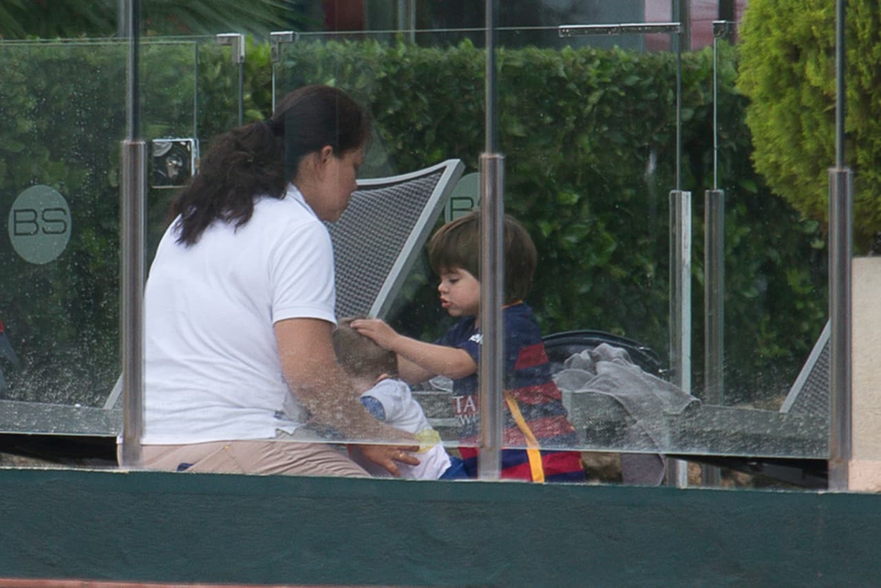 Milan es un lindo hermano mayor.