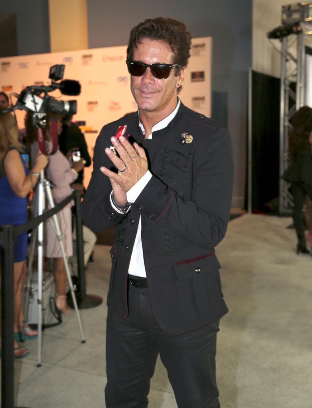 En 2010, Carrillo participó en la serie 'Soy tu fan', donde compartió créditos con Ana Claudia Talancón.