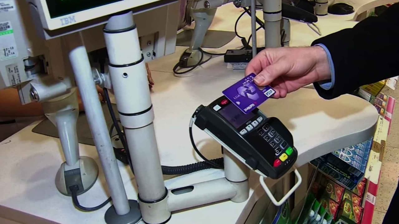 Deuda de tarjetas de crédito en EEUU toca nivel histórico en 2026
