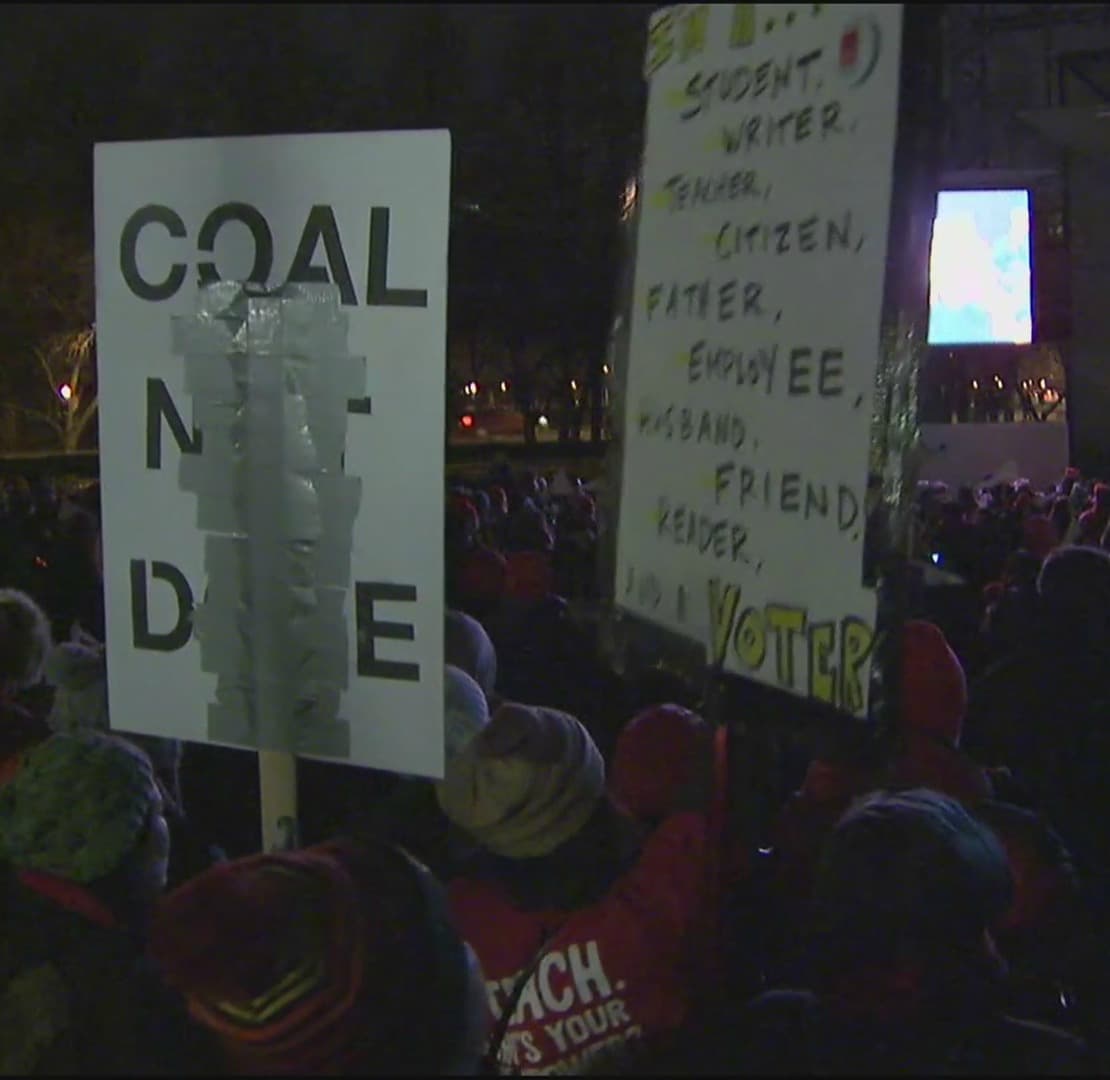 Miles de maestros de CTU realizaron protesta en Grant Park contra recortes en CPS.