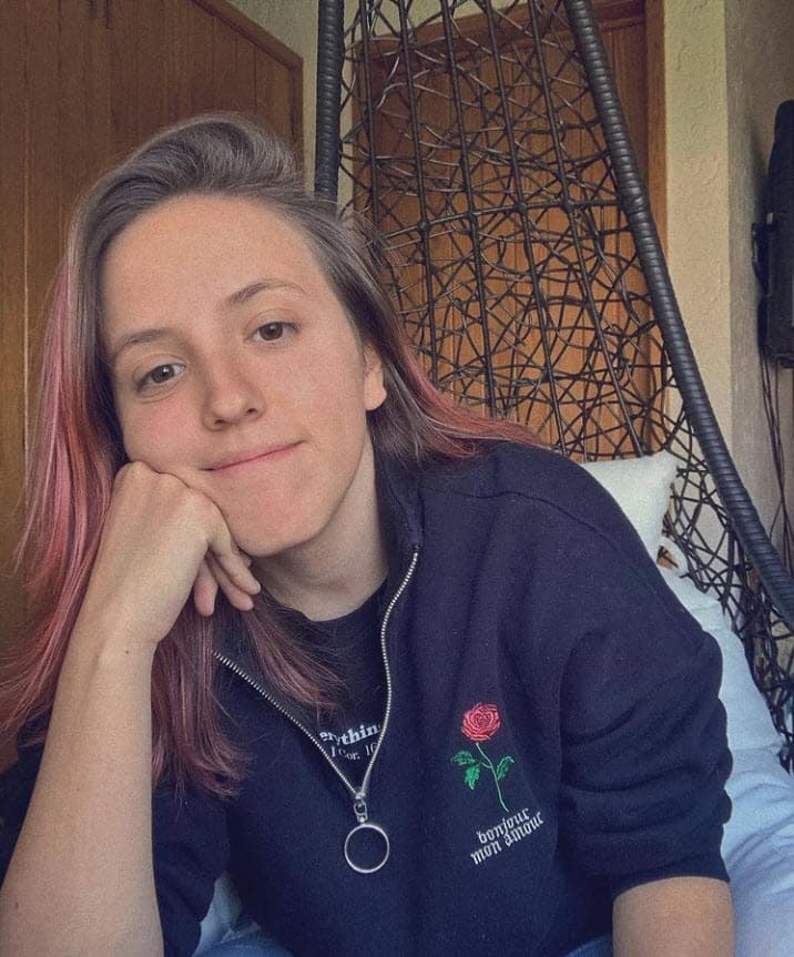 Las jovencitas confesaron que se conocieron en la escuela y 
<b>"nos caíamos un poquito mal"</b>, relató Pamela. Pero el canto y su gusto por el teatro musical sería el pretexto para conocerse.
<br>