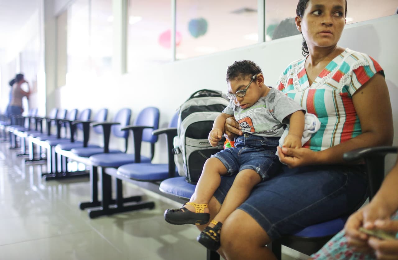 Aunque son distintas desde el punto de vista médico, los efectos físicos que causan se asemejan: todas pueden provocar discapacidades graves y deficiencias de por vida. También tienden a aparecer juntas geográficamente; incluso es posible padecer varias a la vez.