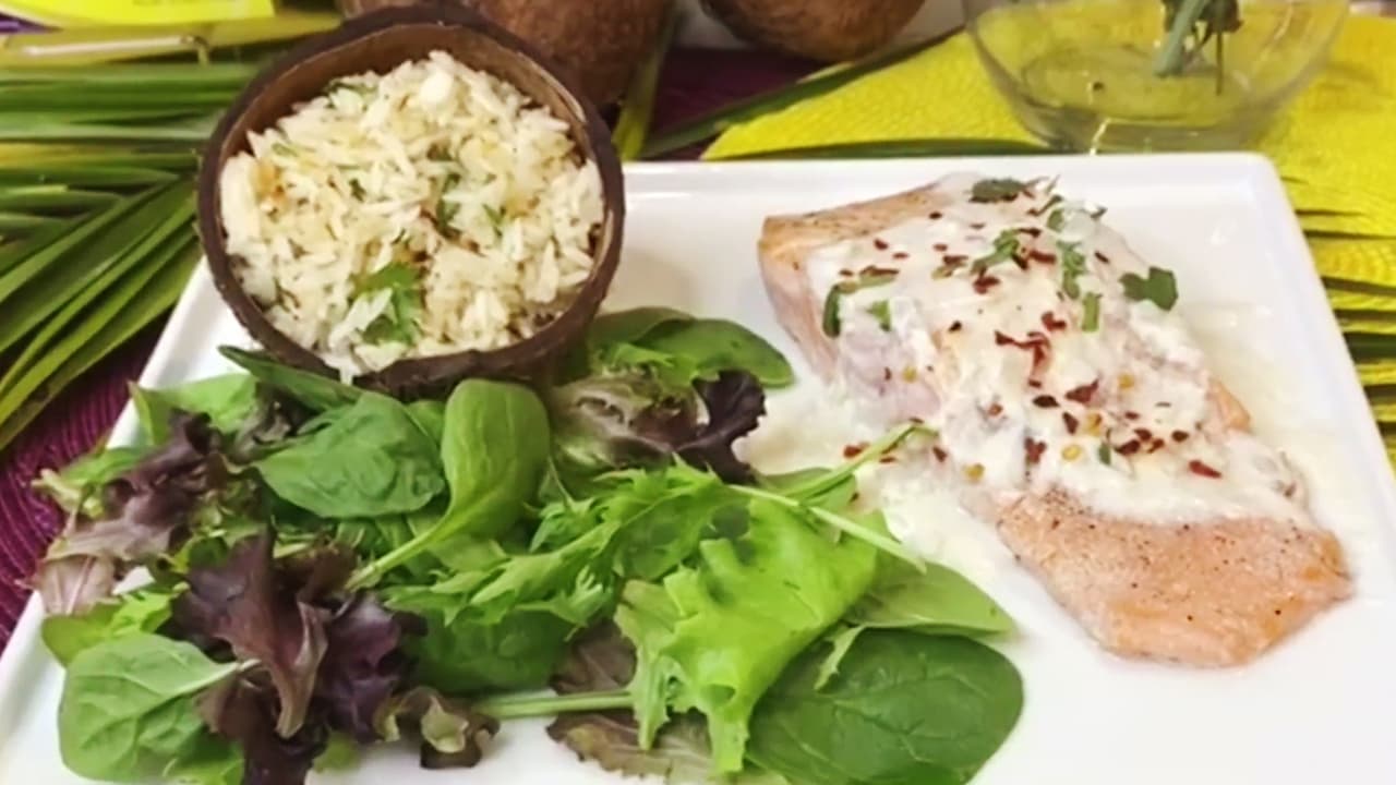 Yisus nos enseñó esta delicia: 
<a href="https://www.univision.com/shows/despierta-america/picante-y-sabrosa-sorprende-a-tu-familia-con-esta-receta-de-salmon-en-salsa-de-coco-del-chef-yisus-video">Salmón en salsa de coco</a> (y honestamente ya nos urge que vuelva al estudio, para disfrutarlo y también para poder probar todos sus platillos).
