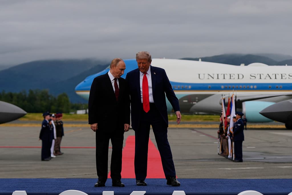 Por qué la cumbre con Putin en Alaska fue un fracaso para Trump y un golpe a su imagen de "gran negociador"