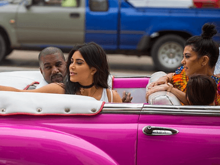 Tan pronto la isla y los Estados Unidos abrieron conversaciones, los visitantes han elegido este destino para pasar unos días, y esta vez la polémica pareja dio la sorpresa.