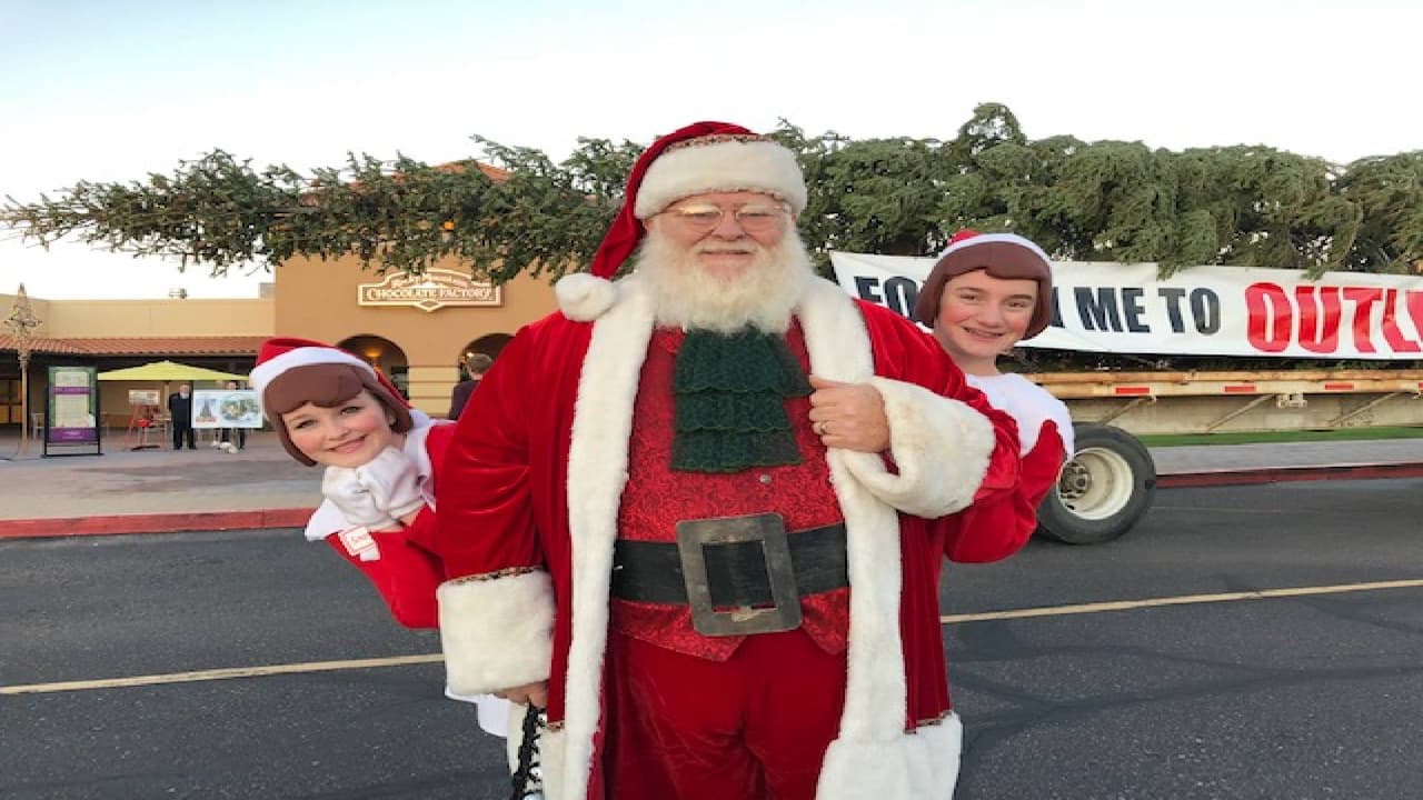 “2020 ha sido un año difícil, pero mantener algo parecido a la tradición es muy importante para nuestros clientes y la comunidad, especialmente durante la temporada navideña”, dijo JoAnn Truax, Gerente Regional de
<a href="https://www.outletsanthem.com/" target="_blank">Outlets at Anthem</a>, mediante un comunicado de prensa.
<br>