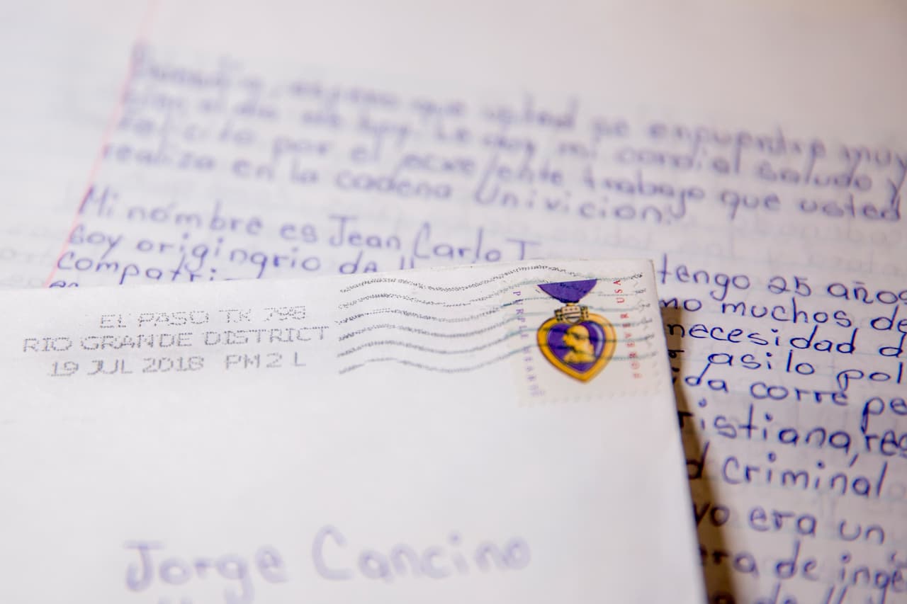 Carta desde una cárcel de ICE: "Este es un lugar lleno de tristeza y angustia, con oficiales indiferentes y racistas"