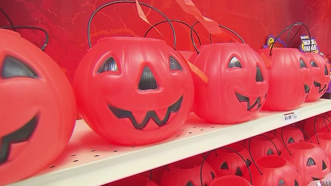 Usar ropa reflejante, acompañar a los menores y revisar los dulces, los consejos para esta Noche de Brujas