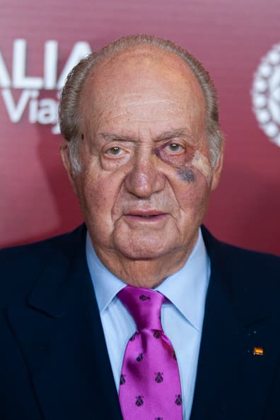 Don Juan Carlos de Borbón, de 81 años, no acudió solo al evento.