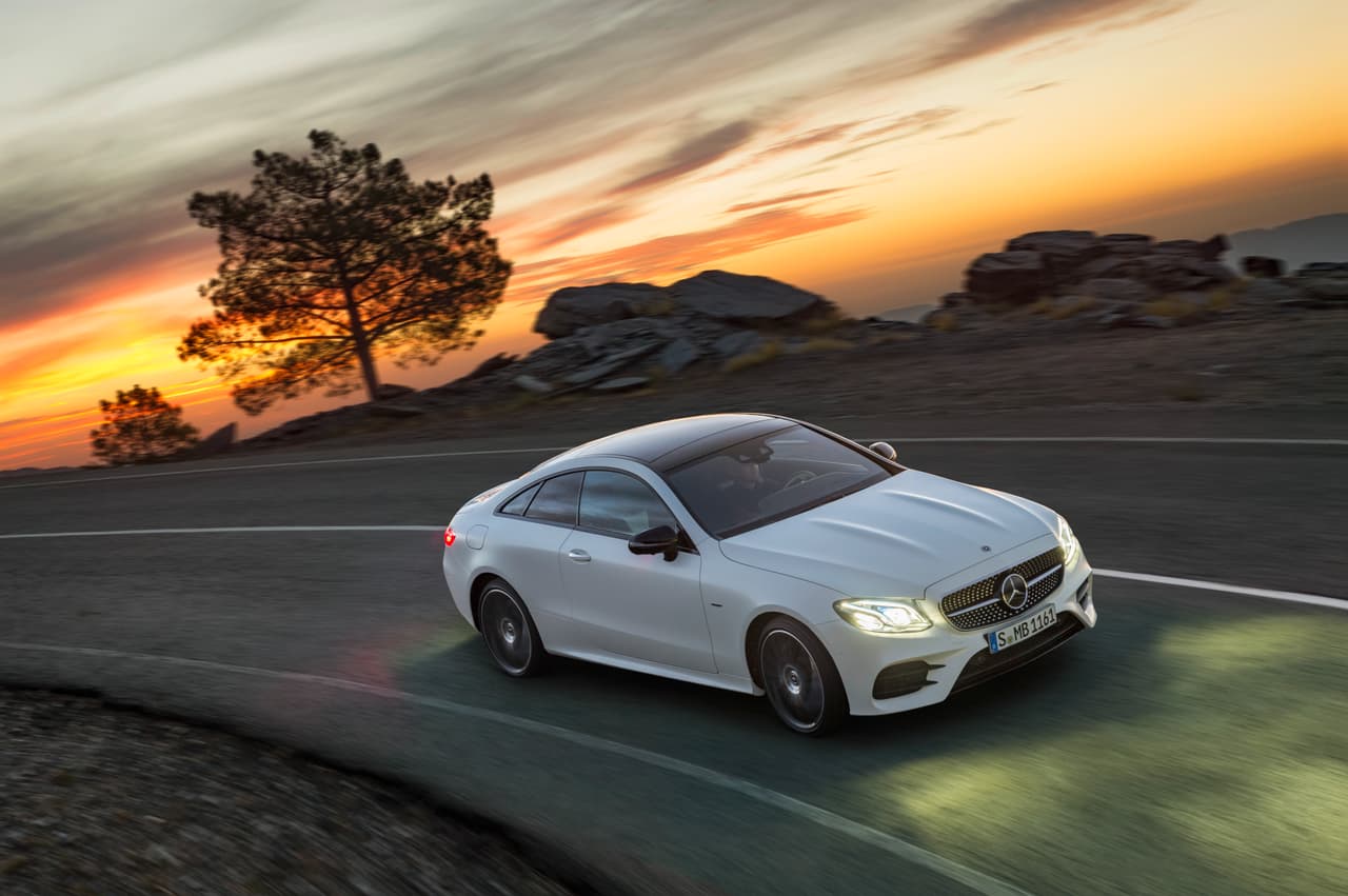 El nuevo Mercedes-Benz Clase E Coupe 2018 hará su debut mundial en el próximo mes de enero en el Auto Show de Detroit y llegará a los concesionario de la marca en el verano de 2017.