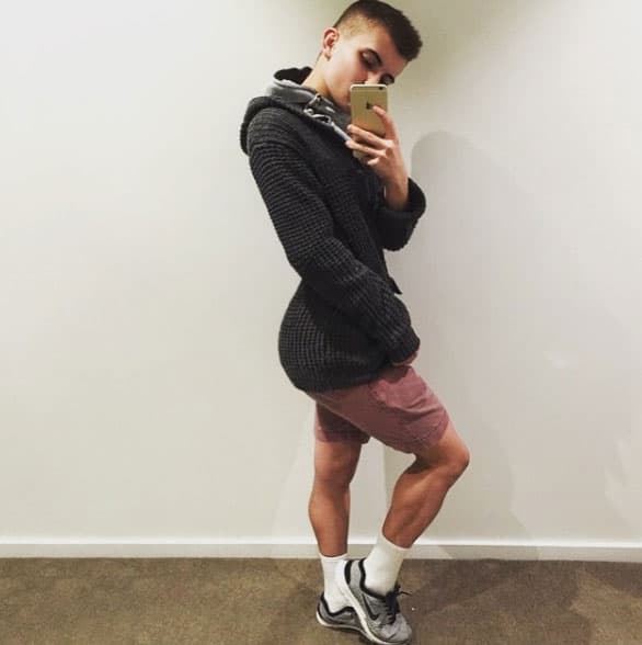 Está demostrando que también los hombres pueden recurrir a la cirugía plástica para aumentarse sus atributos.