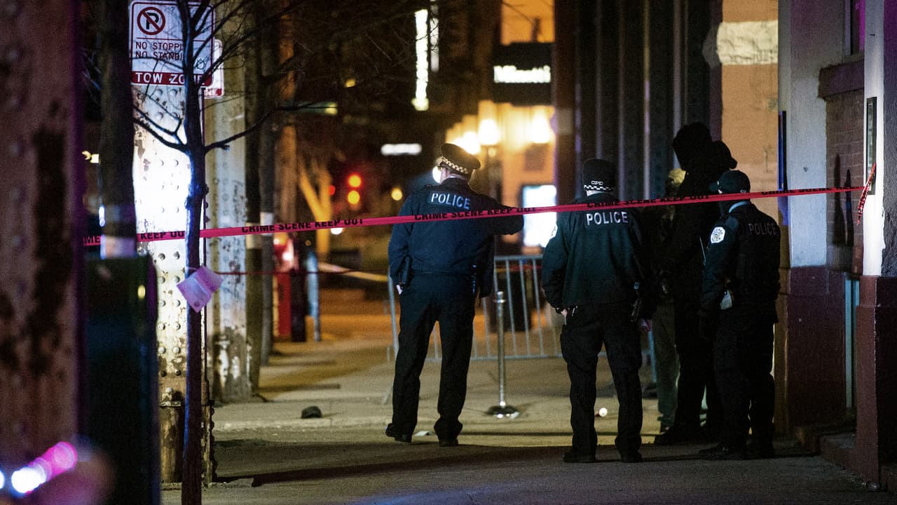 Pelea en bar de River North deja un muerto y un herido