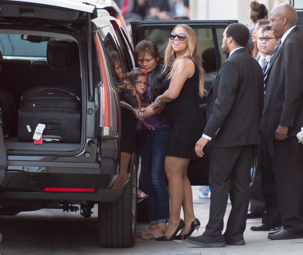 Parece que 'Mimi' tiene toda la paciencia del mundo para cuidar a sus pequeños.