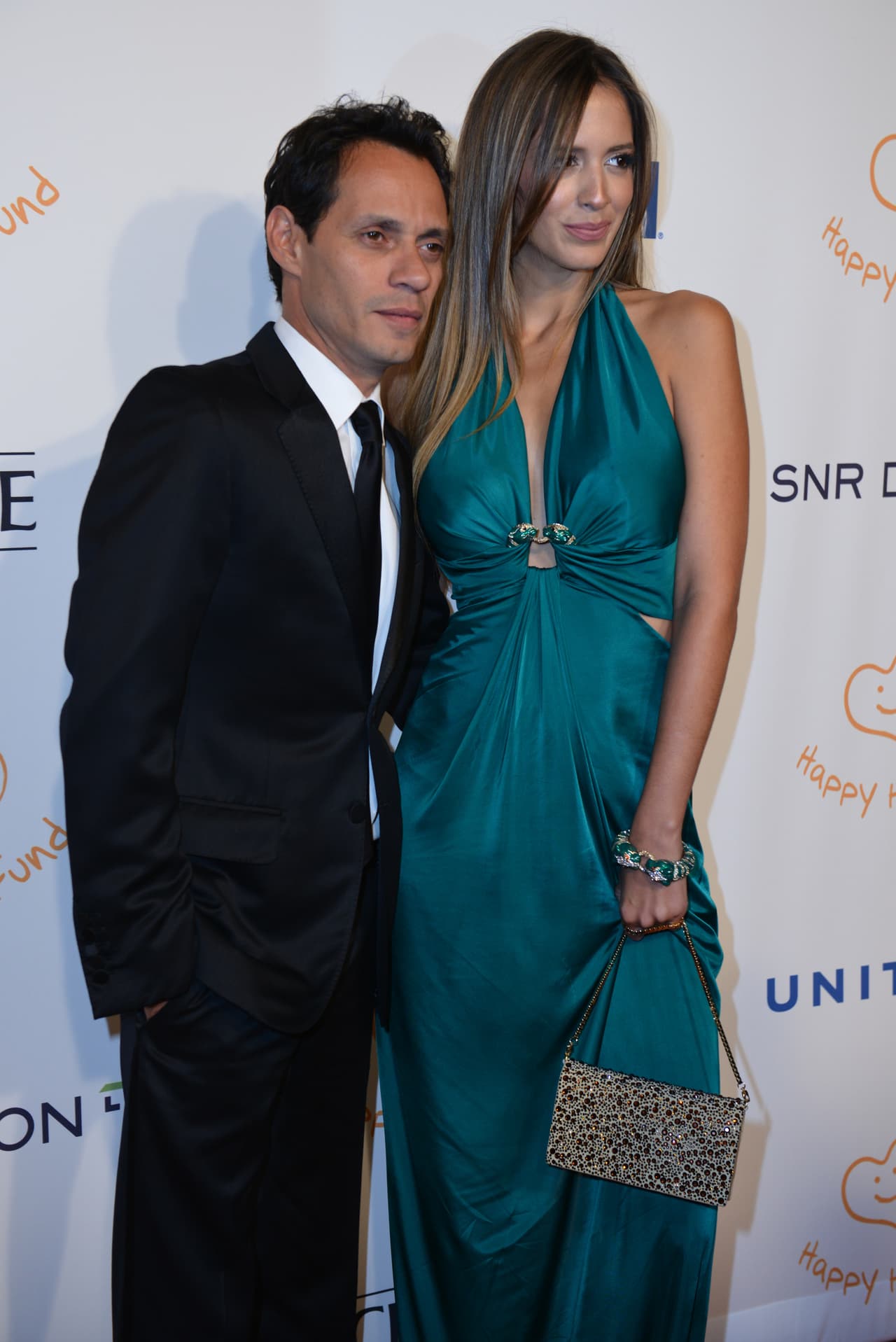 Shannon y Marc, muy enamorados y posando para la prensa.