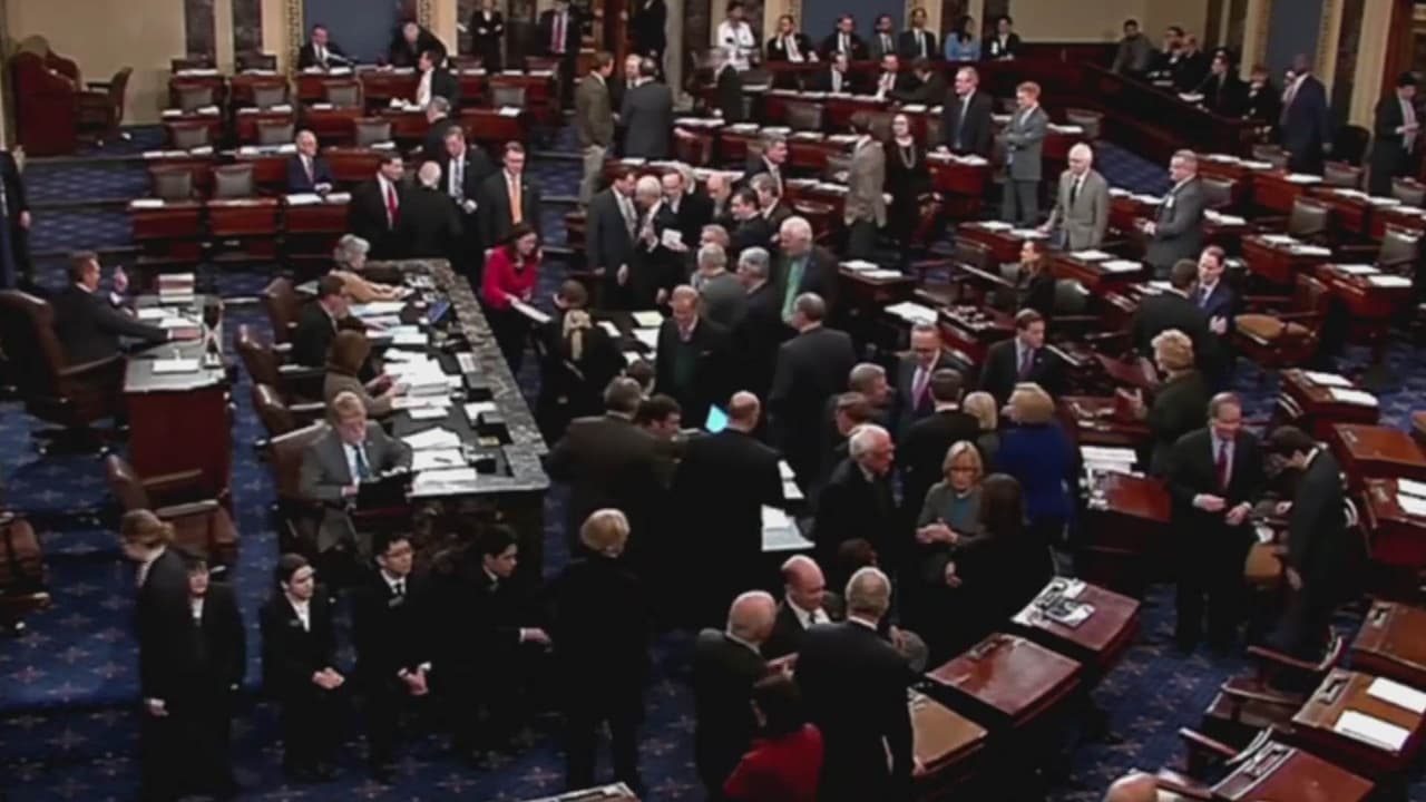 Senado aprueba un presupuesto para financiar a ICE y la patrulla fronteriza sin apoyo demócrata