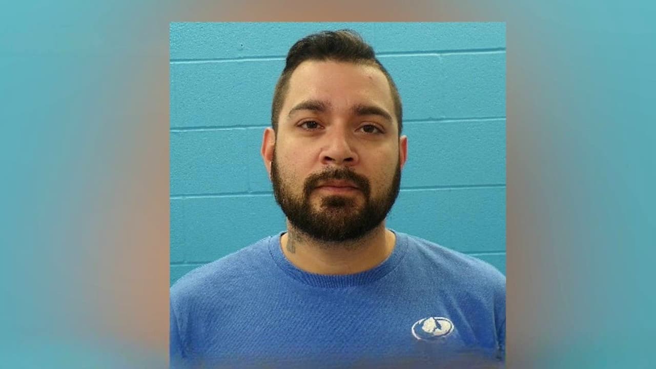 Detienen a hombre tras balacera y atrincheramiento por furia al volante; sus tres hijos están a salvo