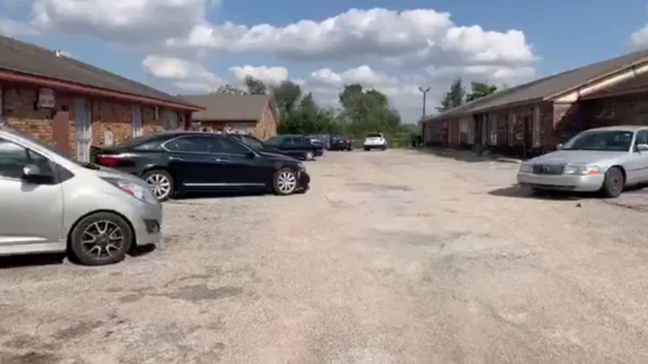 Un hombre de 25 años muere luego de ser baleado en su habitación al sureste de Houston