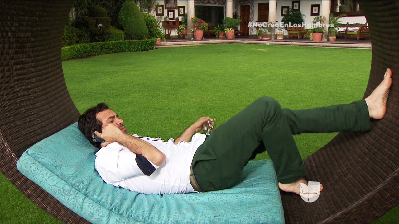 Tu belleza lo ha cegado y no se rinde por volver a conquistarte.