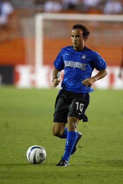 Tras un año con el equipo alemán, el volante regresó a jugar a su país con el San Jose Earthquakes, escuadra con la que jugó 3 años seguidos.Más de ¡Golazo Extra!