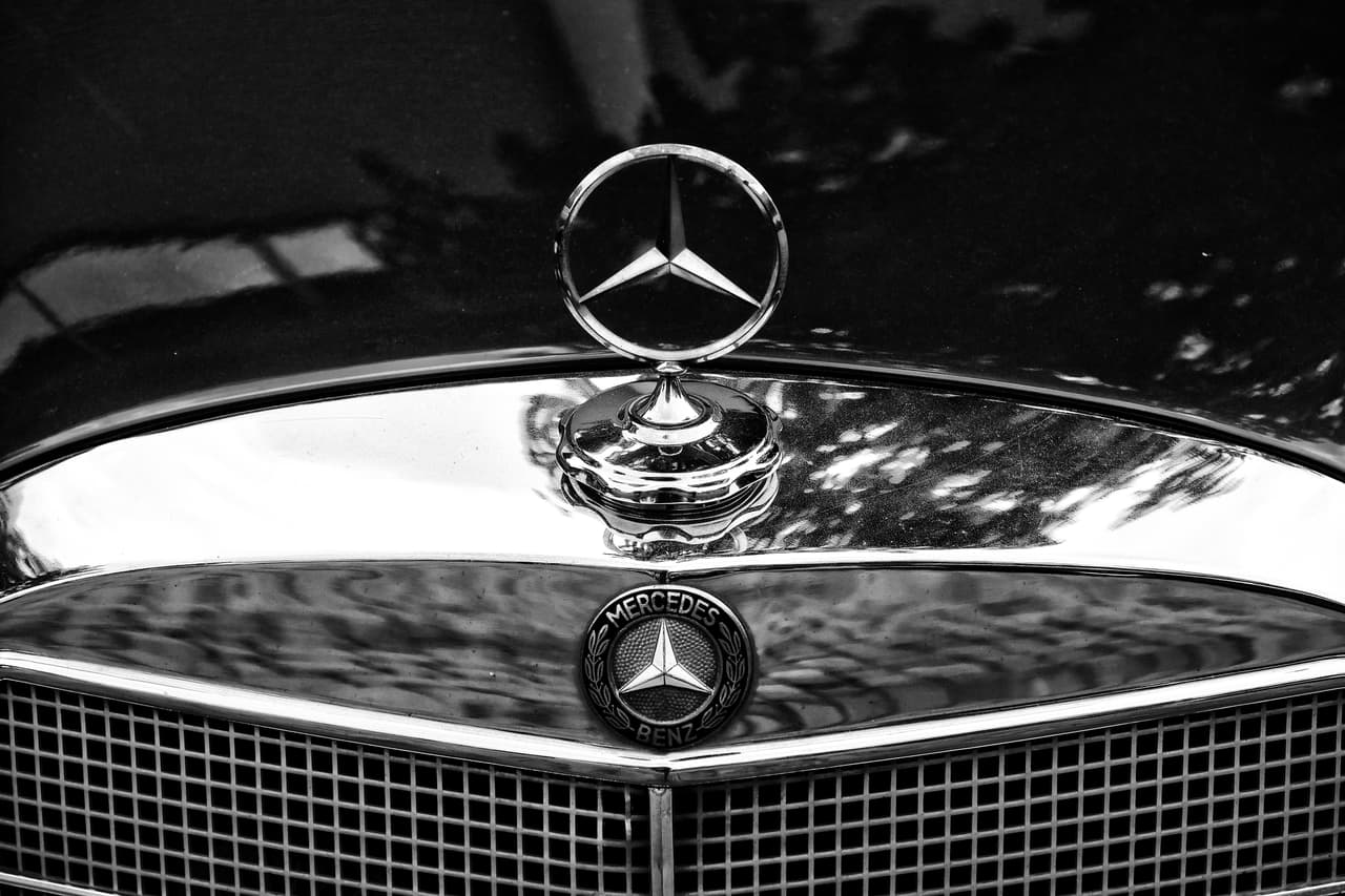 <b>Benz y Mercedes fueron competidores hasta 1926.</b> Luego, ambas compañías decidieron unir fuerzas y crearon una nueva entidad comercial automotriz bajo el nombre de Mercedes-Benz.