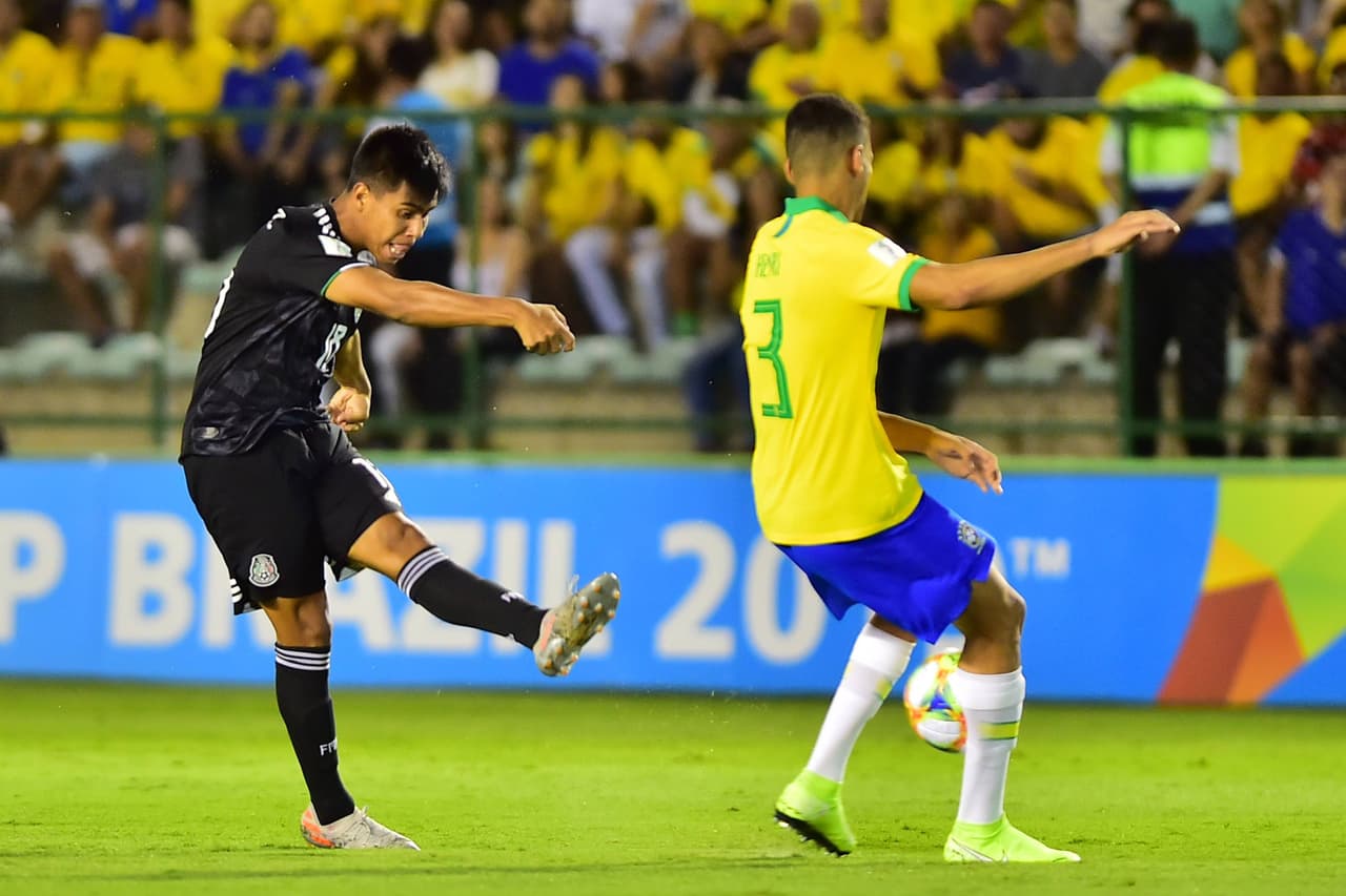 ‘Tata’ Martino llamó a Efraín Álvarez con proyección al futuro