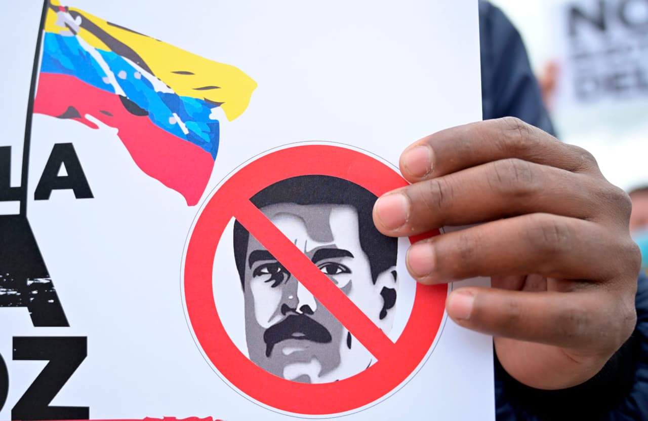 El voto en Venezuela es voluntario, pero a pesar de eso, hay una marcada coacción y amenazas contra la población para obligarlos a acudir a las urnas.