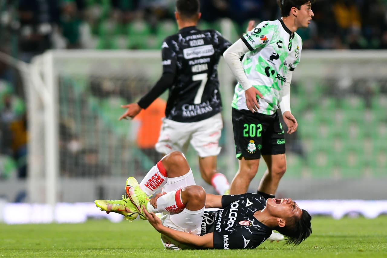 Necaxa se aprovechó de un equipo de Santos que no vive un buen arranque de temporada y los goleó a domicilio.