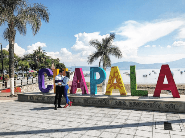 “Porque lo que se ve… no se juzga", escribió el actor para hacer formal su relación y darla a conocer a todo el mundo.