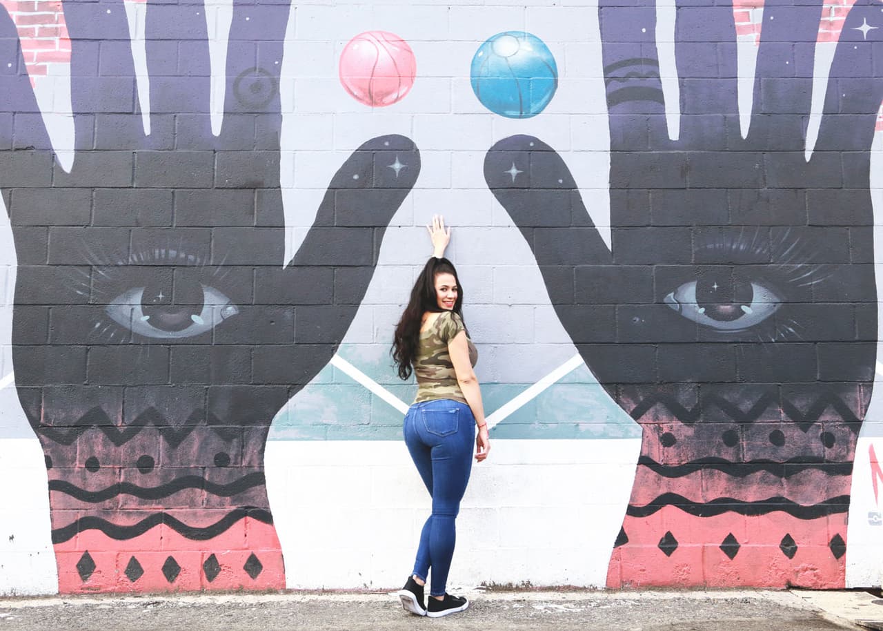 ¿Y qué tal esta pieza del pintor 
<b>Mikolaj Wyszynski</b>, titulada 
<b>'Choose'</b>?