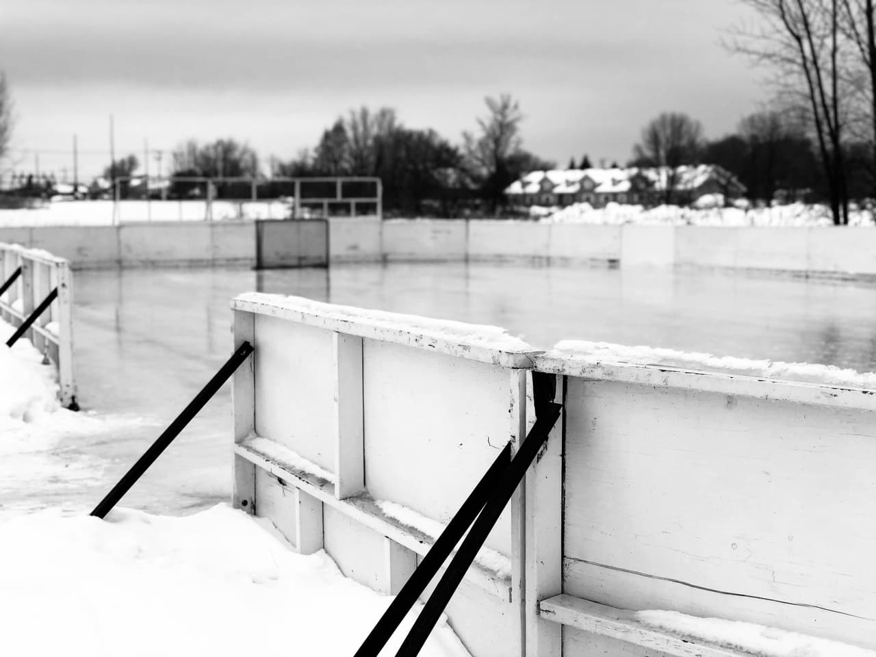 <a href="https://www.chicagoparkdistrict.com/parks-facilities/riis-ice-rink">Riis Ice Rink</a>
<br>6100 W. Fullerton Ave.
<br>Chicago, IL 60639
<br>(312) 746-5735