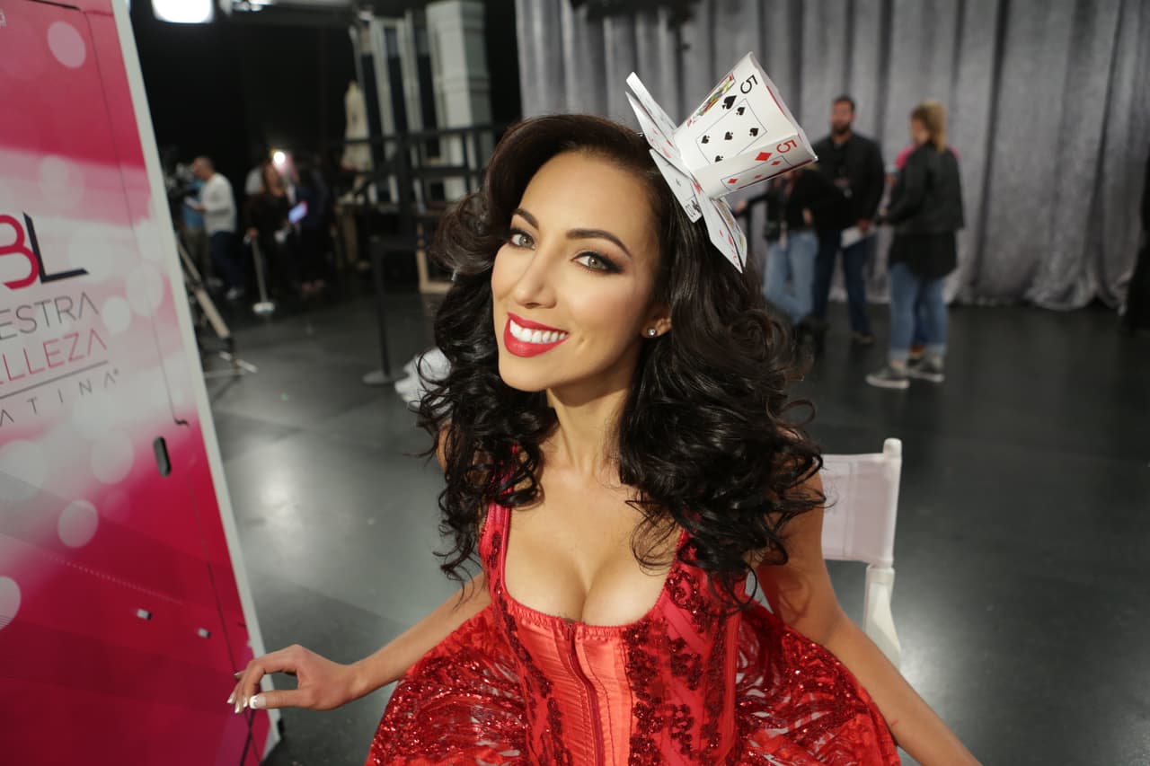 Las chicas siempre encuentran divertidas maneras de matar los nervios antes de subir al escenario. No les pierdas pie ni pisada y súmate al backstage de #NBL VIP.