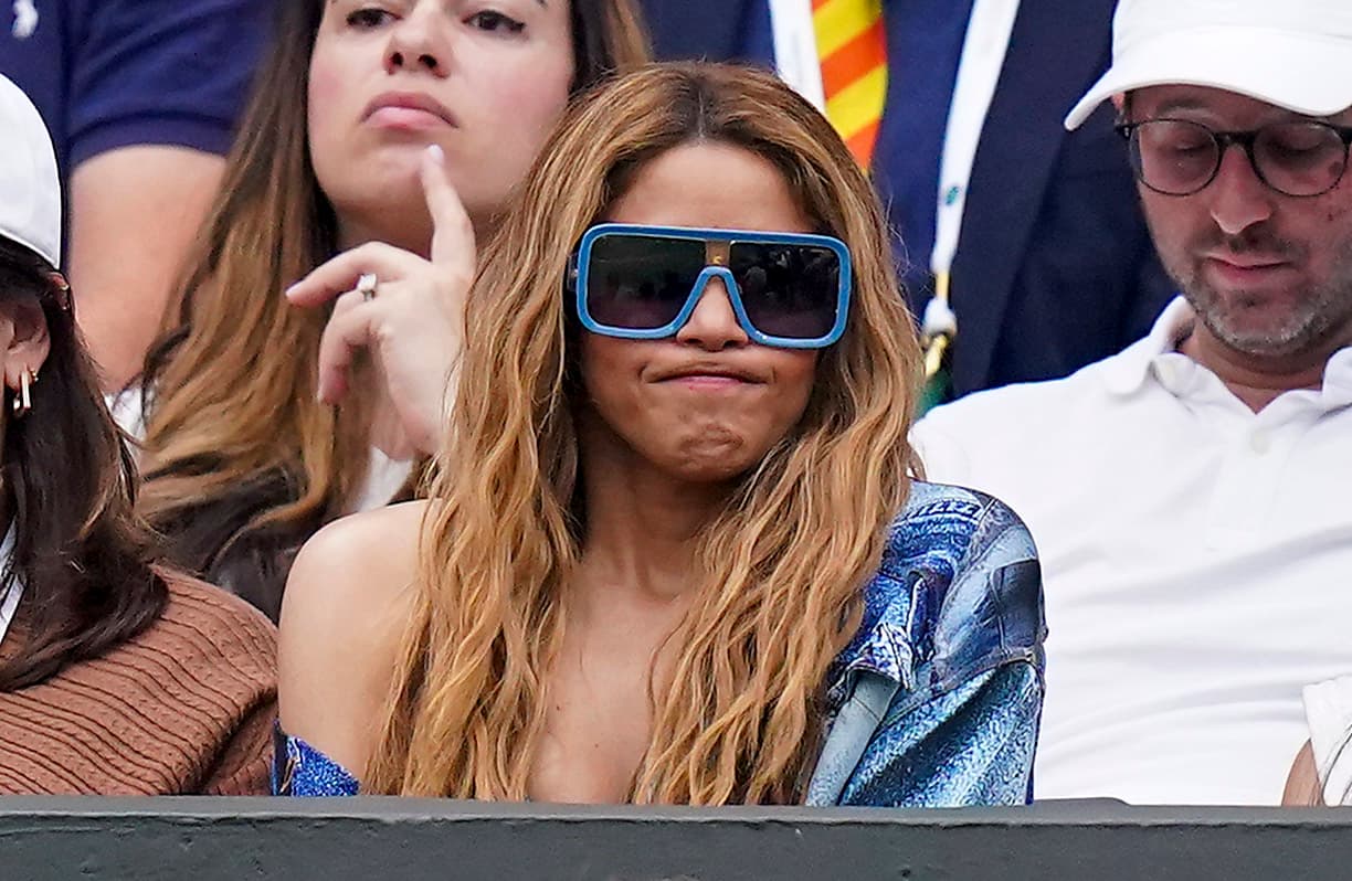 Durante el enfrentamiento la colombiana 
<a href="https://www.univision.com/famosos/shakira-pique-significado-mujer">se dejó ver muy divertida</a> aunque, a decir por sus gestos, hubo momentos de tensión al disfrutar el encuentro deportivo.
<br>