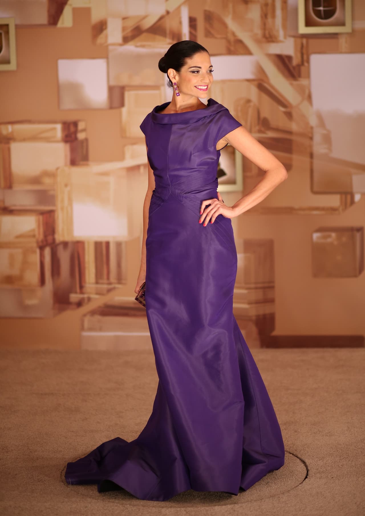 La vocalista del extinto grupo La Quinta Estación se puede dar el lujo de usar cualquier tipo de vestidos y en cualquier color.