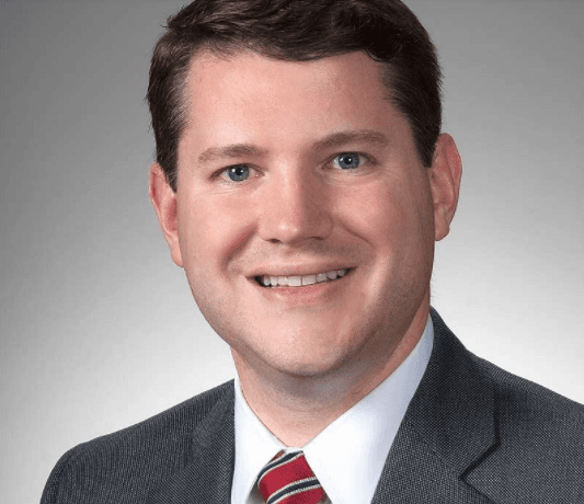 Un legislador republicano defensor del "matrimonio natural" dimite por "comportamiento inapropiado" con otro hombre