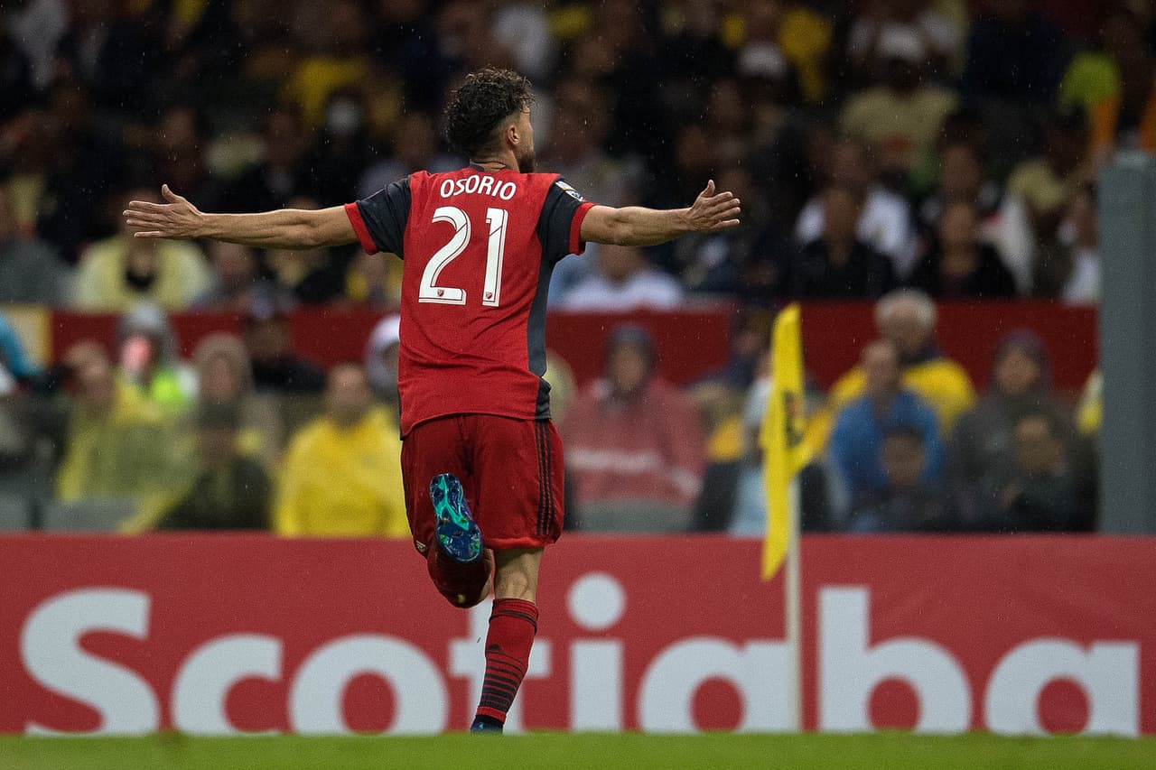 Cuando el partido transitaba el minuto 12, Tosaint Ricketts encontró un espacio en el área y le cedió la pelota a Jonathan Osorio.
