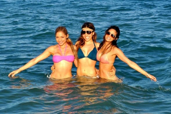 Las chicas de Nuestra Belleza Latina se escaparon a la playa y deleitaron a los caballeros con sus espectaculares curvas latinas.