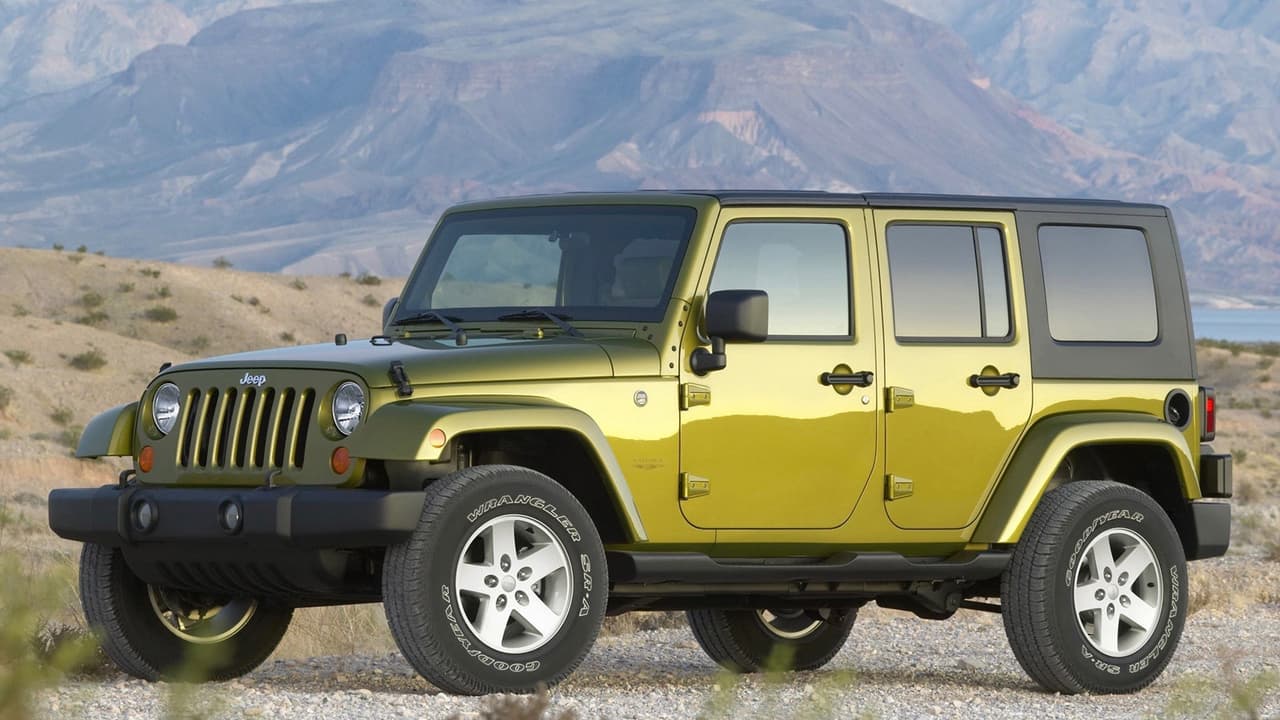 <h3 class="cms-h3-H3">1. Jeep Wrangler Unlimited </h3>
<br>Depreciación promedio después de cinco años: 
<b>27.3%</b>
<br>La Jeep Wrangler Unlimited, la versión de 4 puertas de línea Wrangler, no solo es el modelo que mejor retiene su valor en todo Estados Unidos sino que también lo hace en 10 de los 20 estados con más población en toda la nación: (en orden alfabético) Arizona, California, Indiana, Massachusetts, Maryland, Michigan, Missouri, Tennessee, , Virginia, Washington y Wisconsin.