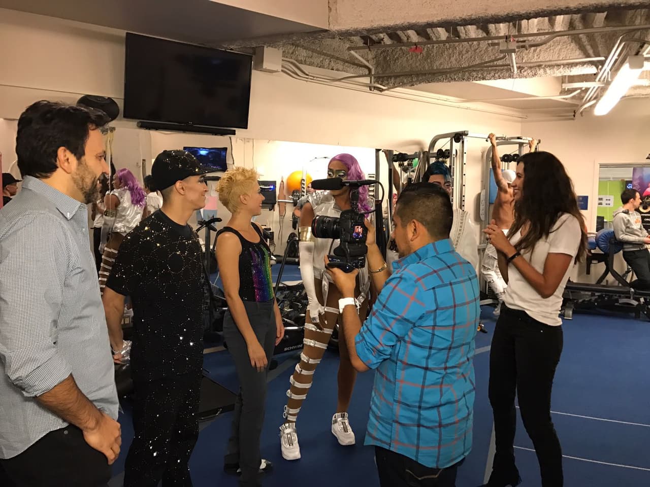 Los sorprendimos al llevarlos a conocer a los bailarines del show.
<br>
<br>
<b>VIDEO: <a href="http://www.univision.com/los-angeles/klve/musica/omar-y-argelia-show/omar-y-argelia-se-metieron-a-los-camerinos-del-show-michael-jackson-one-video">Omar y Argelia se metieron a los camerinos del show 'Michael Jackson ONE'</a></b>