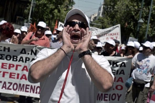 Otros expertos, sin embargo, opinan que el de Grecia en 2010 ha sido el mayor default de la historia, pues el país quebrado por la crisis de 2008 llegó a un acuerdo para pagar 138,000 millones a los tenedores de bonos.