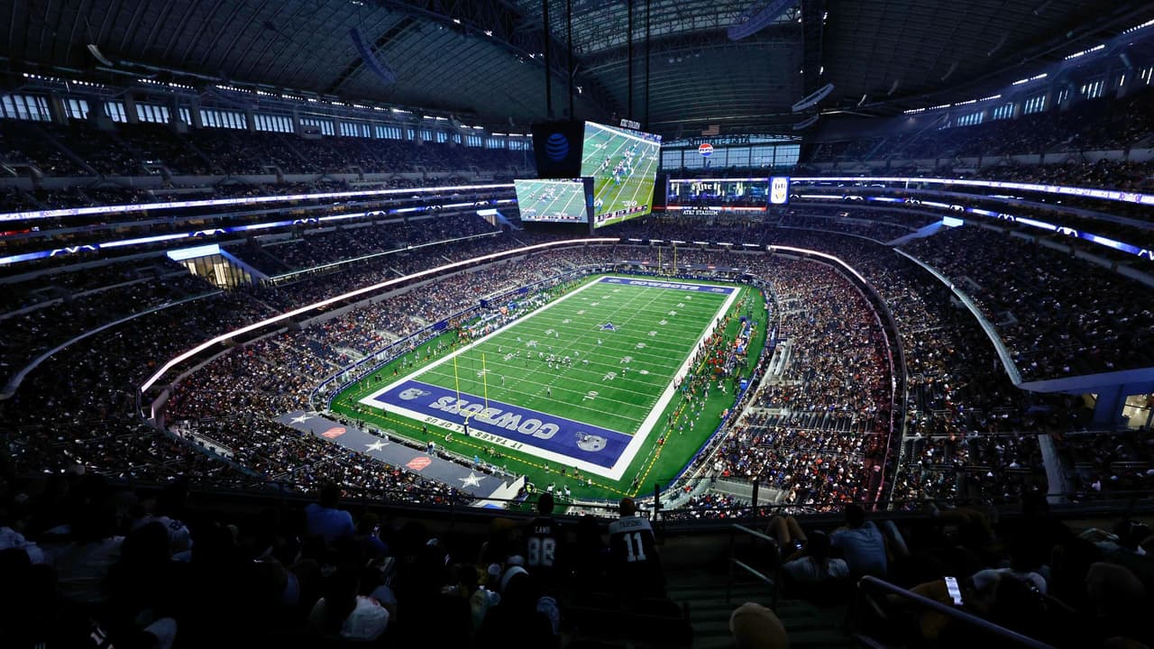 <h3 class="cms-H3-H3">Qué significa este roster </h3>
<br>Los Cowboys llegan al 2025 con 
<b>un equipo equilibrado</b>: 
<br>
<b>La ofensiva mantiene a Dak Prescott como líder</b>, rodeado de talento joven en los receptores y un backfield renovado con Javonte Williams y Miles Sanders. 
<br>
<b>La defensa sigue siendo la fortaleza</b>, encabezada por Micah Parsons y reforzada con jóvenes como Marshawn Kneeland y Caelen Carson. 
<br>La secundaria, con Trevon Diggs y DaRon Bland, 
<b>pinta para ser una de las más competitivas de la NFC. </b>