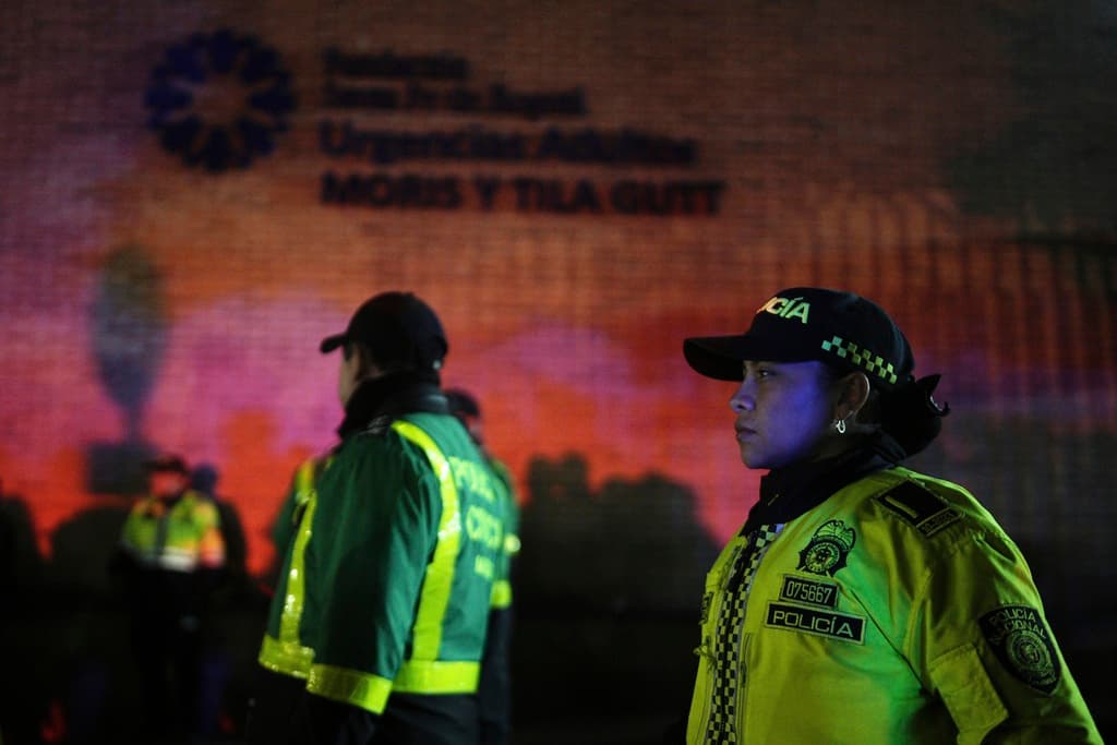 Aspirante presidencial de Colombia Miguel Uribe supera con éxito una primera cirugía tras ser baleado