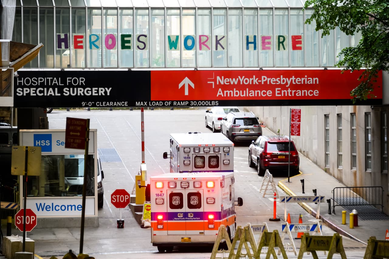 Hospital New York-Presbyterian exigirá a todos sus empleados que se vacunen contra el covid-19