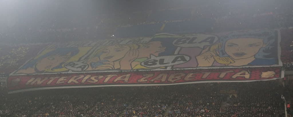 Inter se impone al Milan tras un partidazo. Cuatro goles a dos marcaron la diferencia en este derby. Zlatan y Rebic anotan por parte del Milan, mientras que por parte del Inter anotaron Brozovic, Vecino, Stefan de Vrij y Lukaku al último minuto.