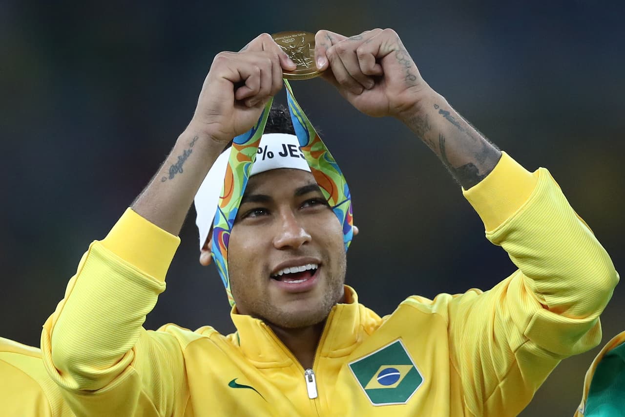 Neymar renunció a la capitanía de Brasil